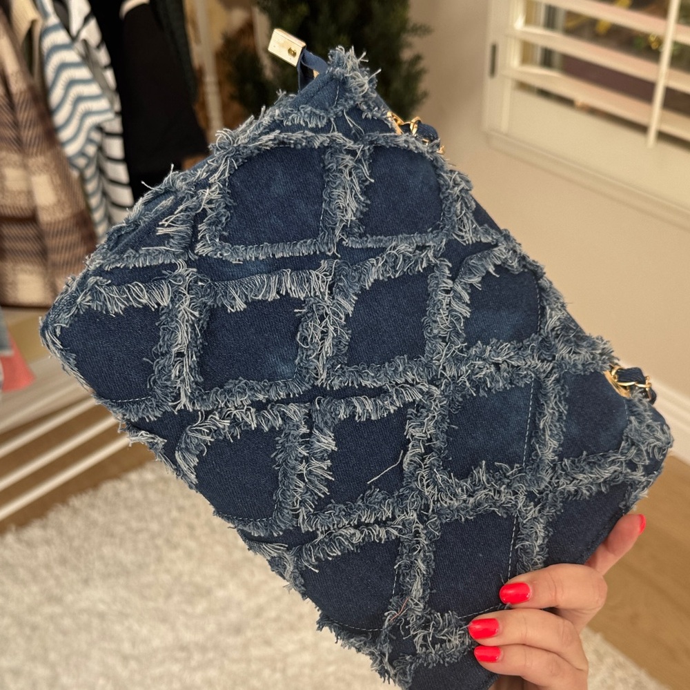 Elegant Denim Chain Shoulder Bag - Picture 5 of 8